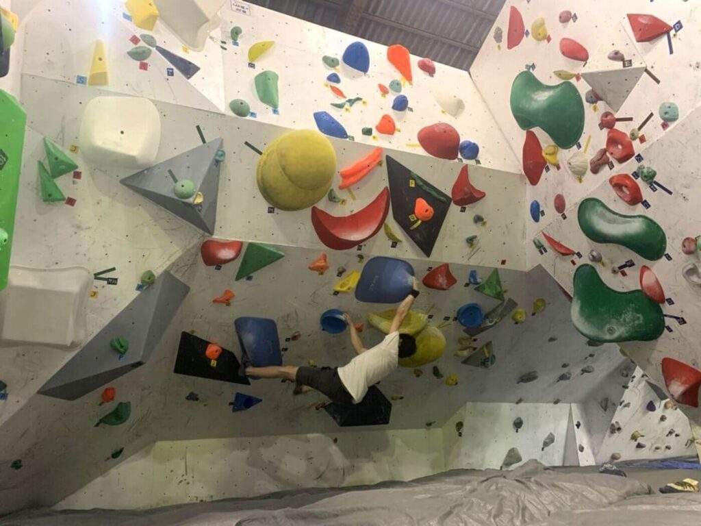 初心者を対象とした『ボルダリング初心者講習会』/クライミングジム M-Wall |  アウトドアスポーツトレーニング(講習)情報が見つかるポータルサイト「Training Greenfield」