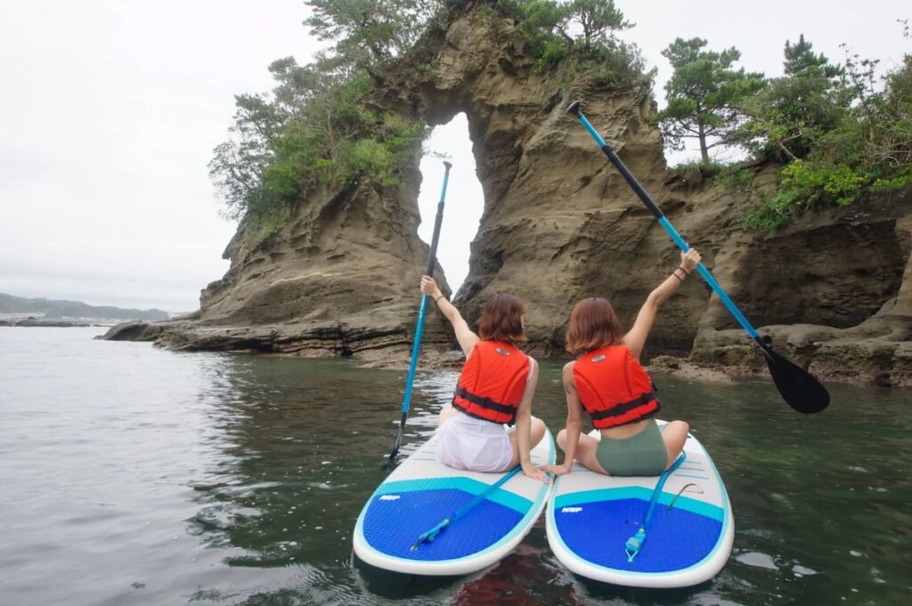 【千葉・勝浦】綺麗で自然豊かな勝浦湾でSUPを楽しもう！初心者向けSUP体験ツアー／GO4SURF