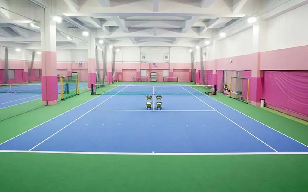 インドアで快適、経験豊富で楽しいコーチ陣 ／テニススクール・ノア 尼崎塚口校